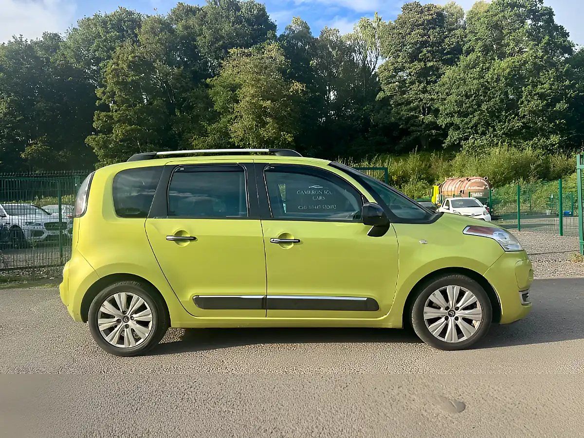 Used 2012 Citroen C3 Picasso Exclusive Green - Interior and Exterior details 9