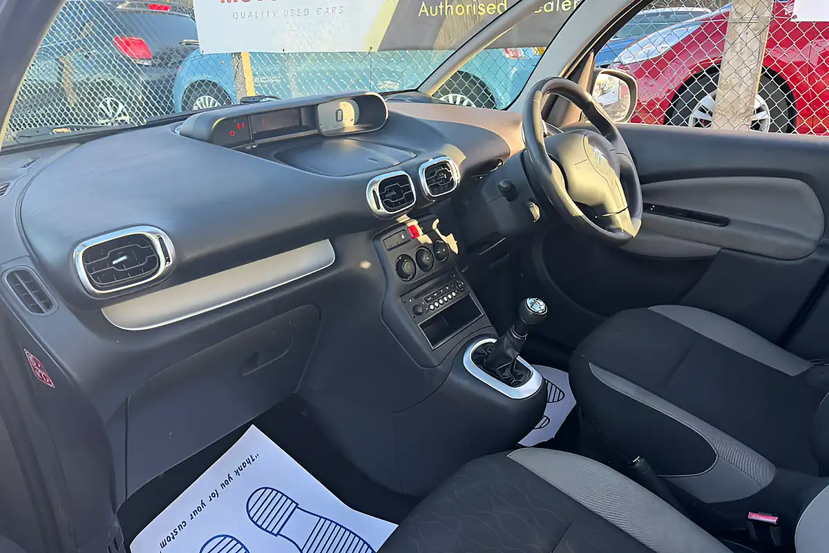 Used 2012 Citroen C3 Picasso Selection Grey - Interior and Exterior details 18