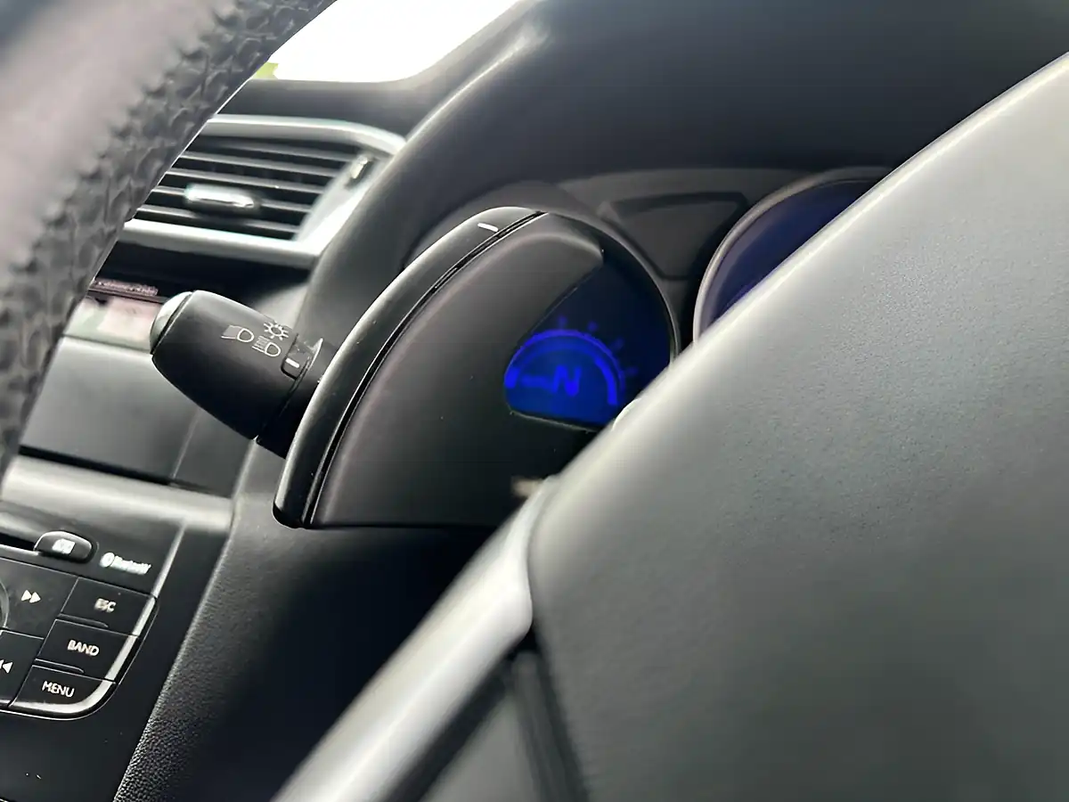 Used 2012 Citroen C4 Airdream Vtr+ Blue - Interior and Exterior details 16