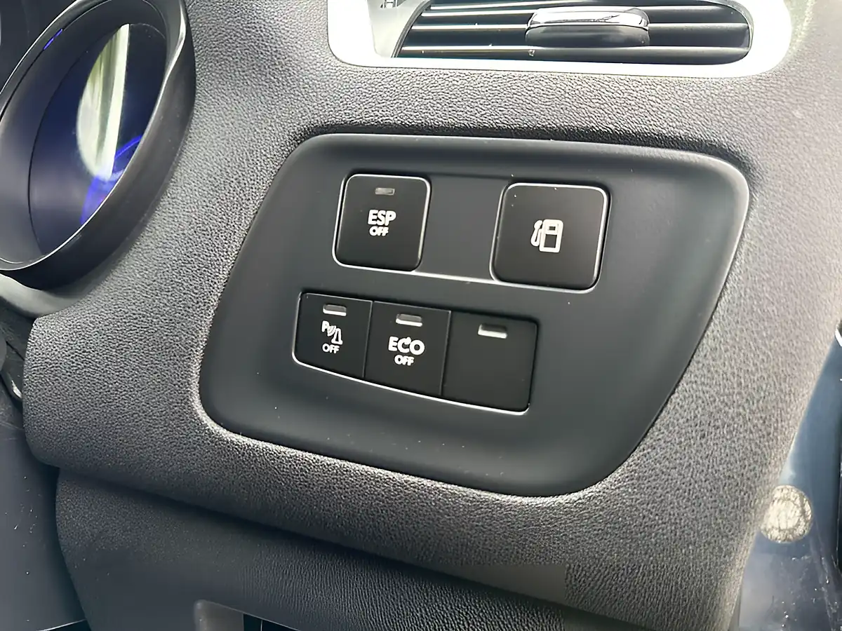 Used 2012 Citroen C4 Airdream Vtr+ Blue - Interior and Exterior details 17