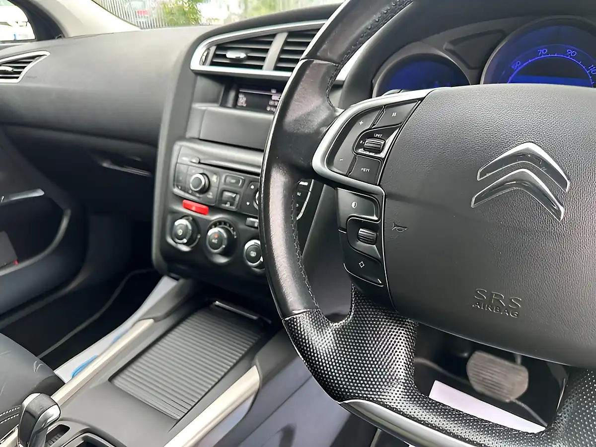 Used 2012 Citroen C4 Airdream Vtr+ Blue - Interior and Exterior details 6