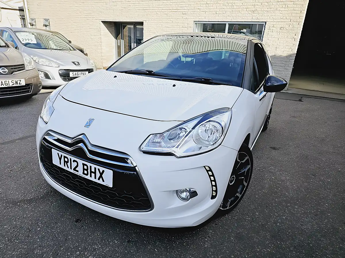 Used 2012 Citroen DS3 Dstyle White - Interior and Exterior details 4