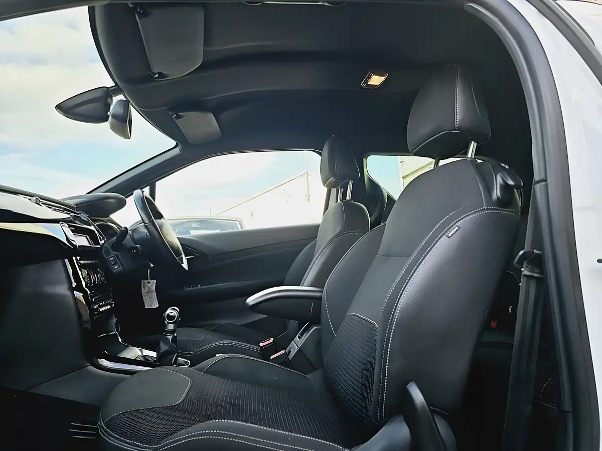 Used 2012 Citroen DS3 Dstyle White - Interior and Exterior details 8