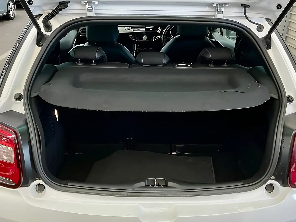 Used 2012 Citroen DS3 Dstyle White - Interior and Exterior details 7