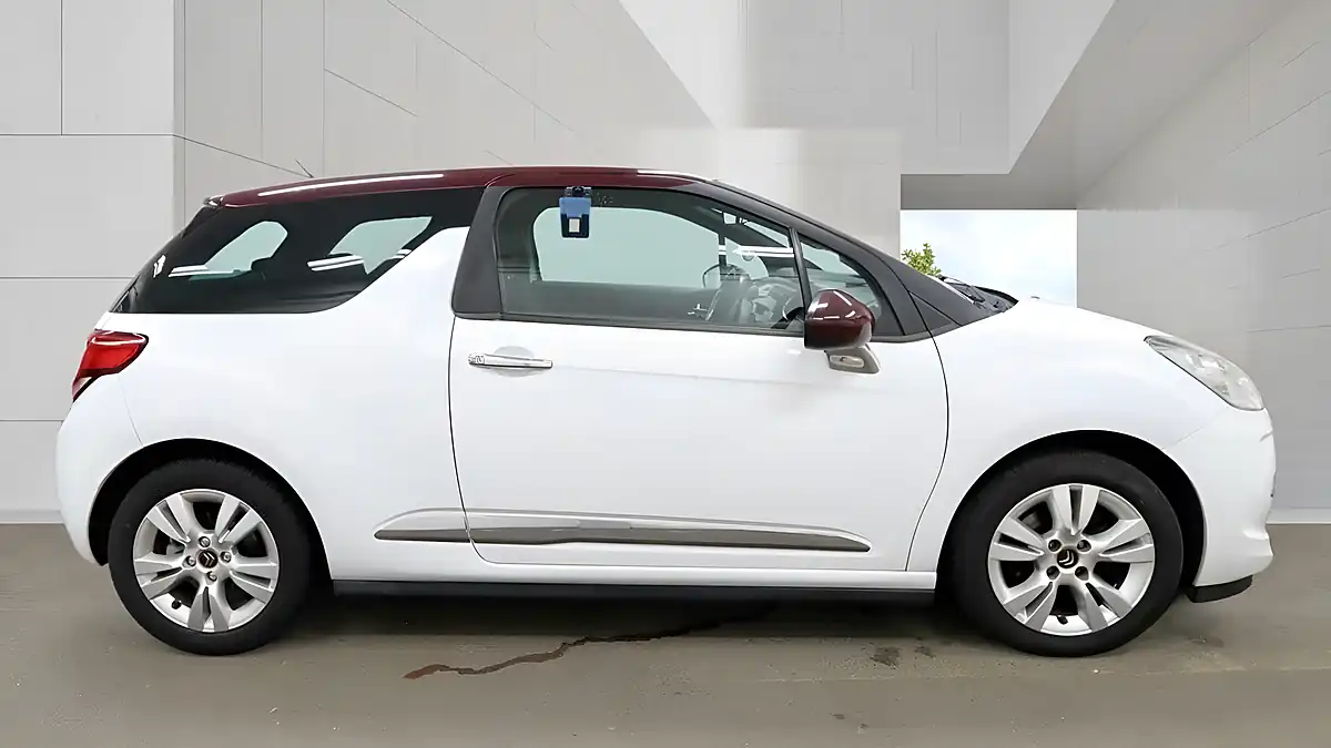 Used 2012 Citroen DS3 Dstyle White - Interior and Exterior details 9