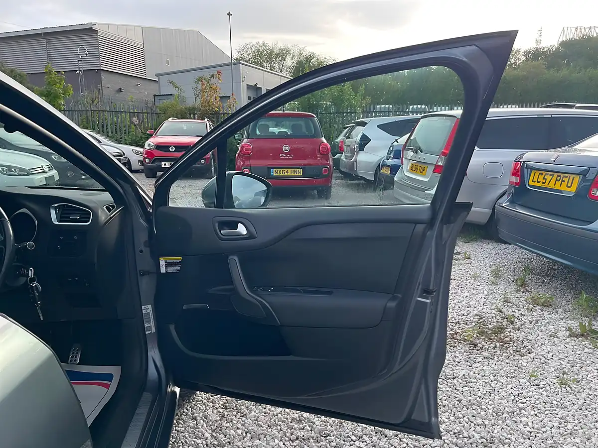 Used 2012 Citroen DS4 Dstyle Grey - Interior and Exterior details 15