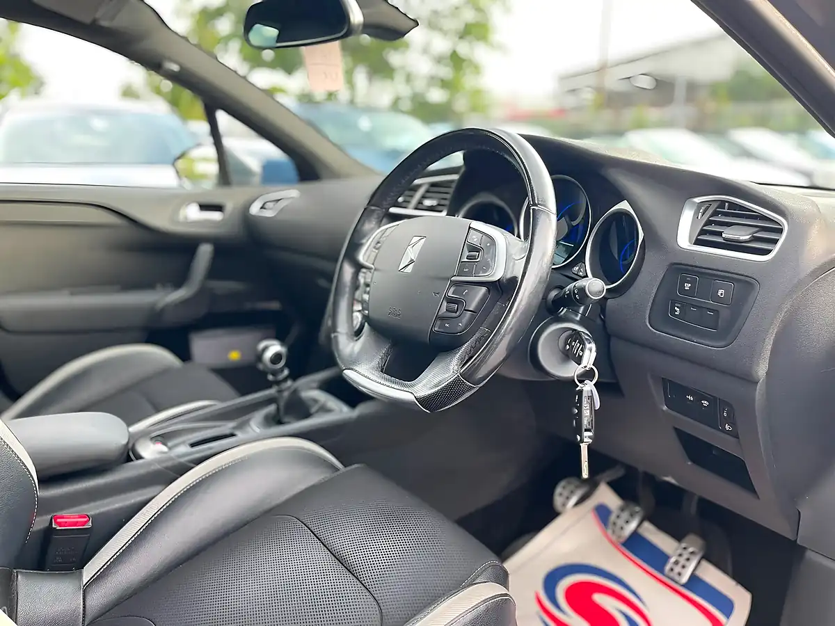 Used 2012 Citroen DS4 Dstyle Grey - Interior and Exterior details 4
