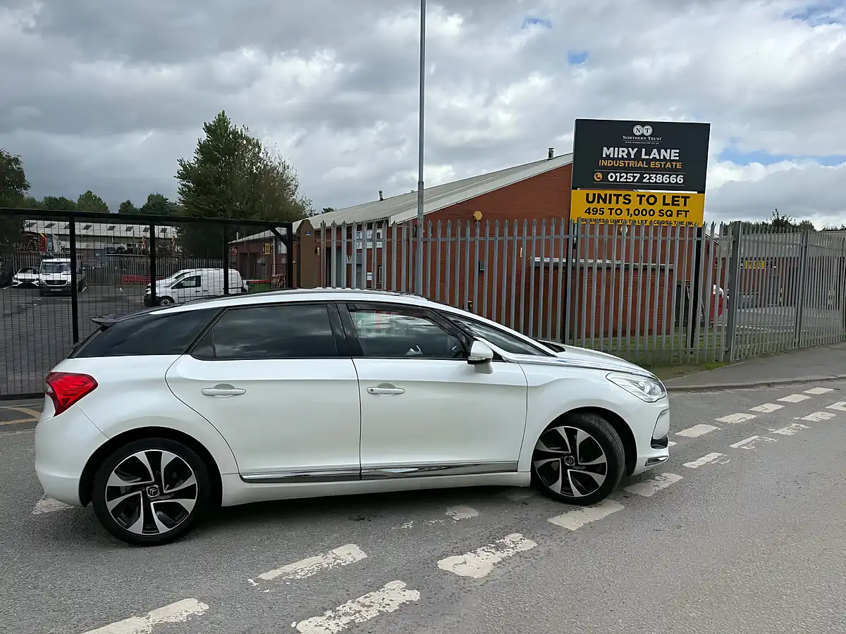 Used 2012 Citroen DS5 Sport - Interior and Exterior details 6