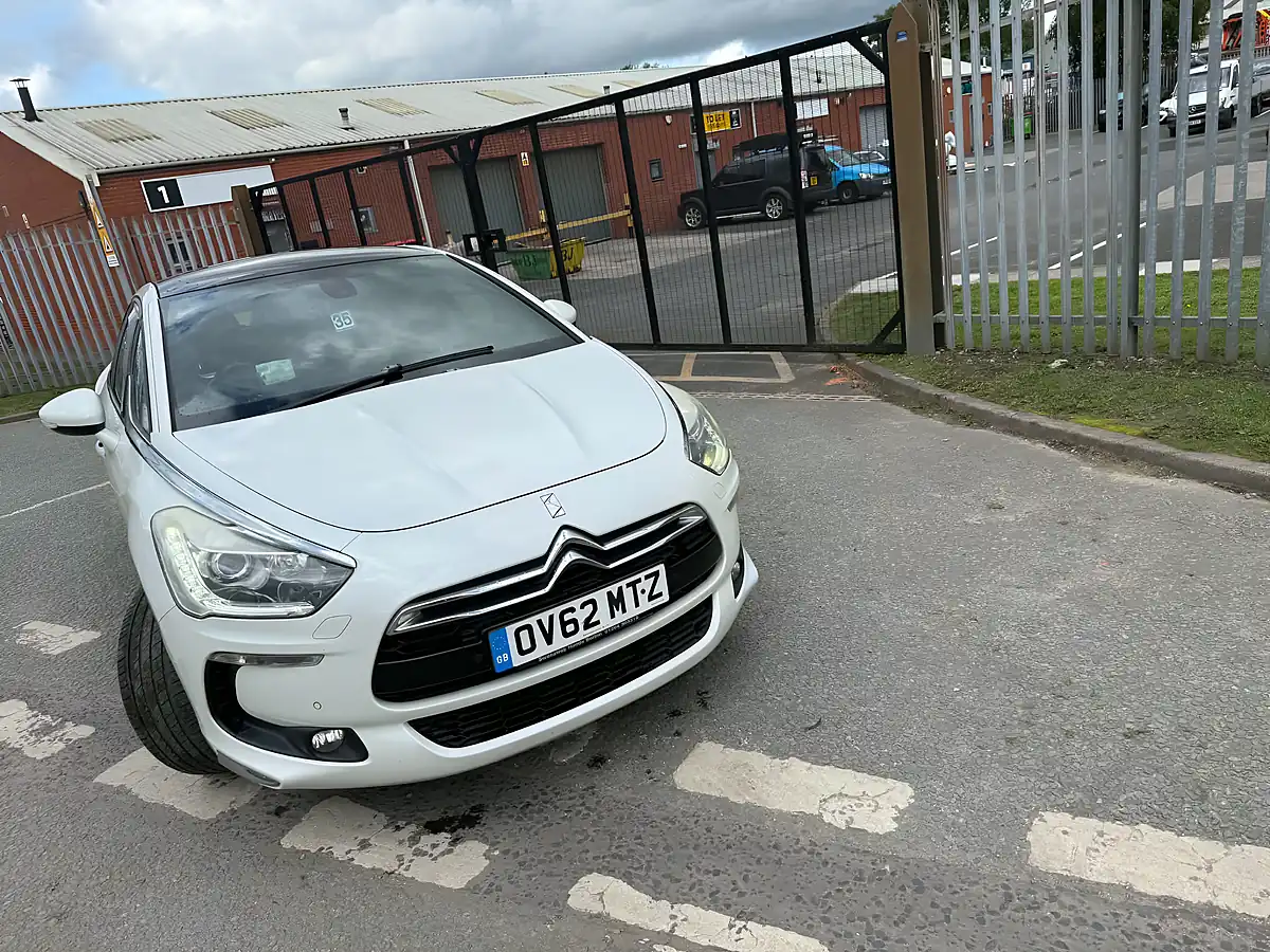 Used 2012 Citroen DS5 Sport - Interior and Exterior details 9