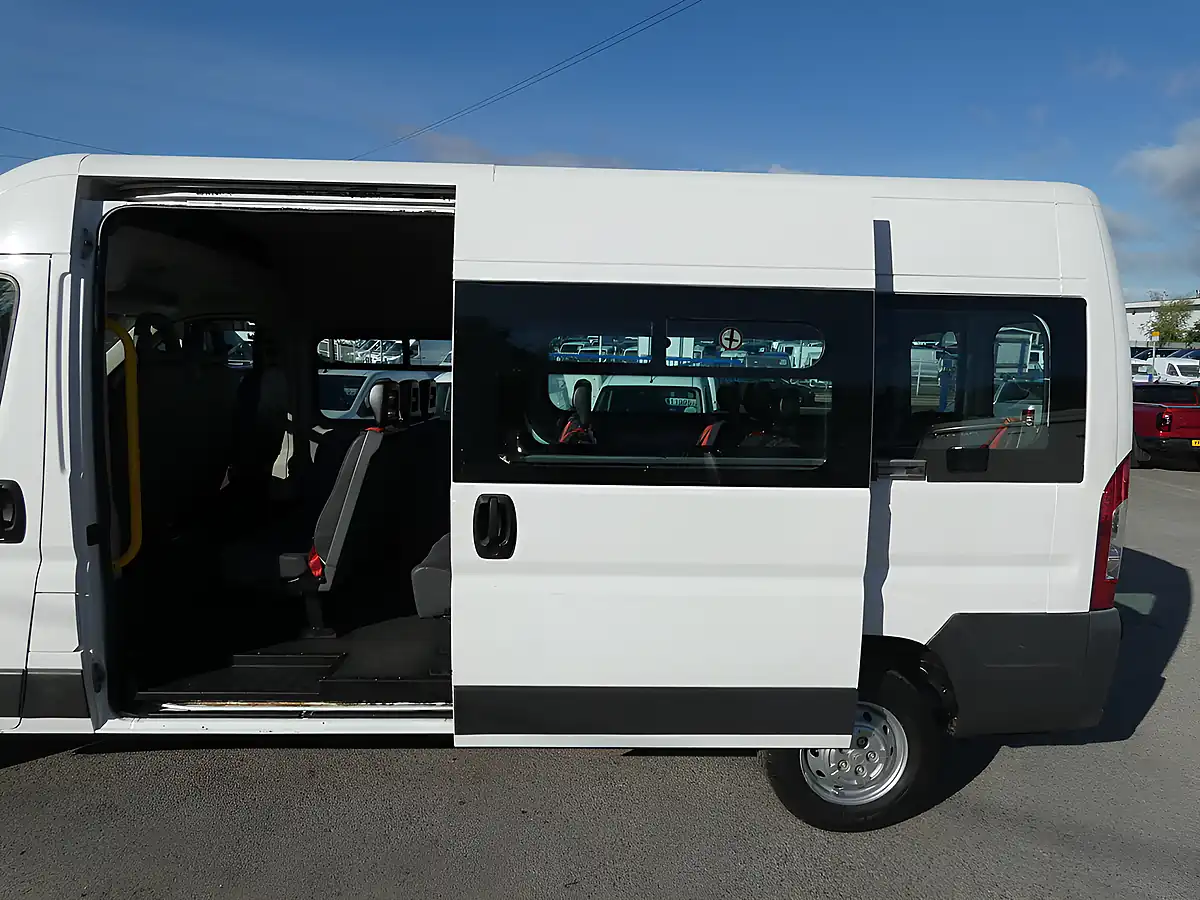 Used 2012 Citroen Relay L3H2 Lwb 17-seat White - Interior and Exterior details 19