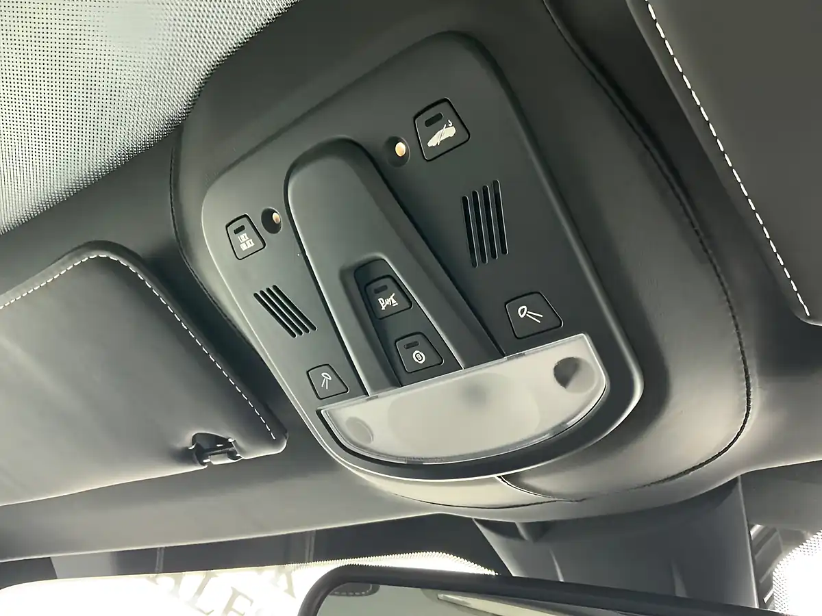 Used 2012 Ferrari 458 Italia Italia White - Interior and Exterior details 19