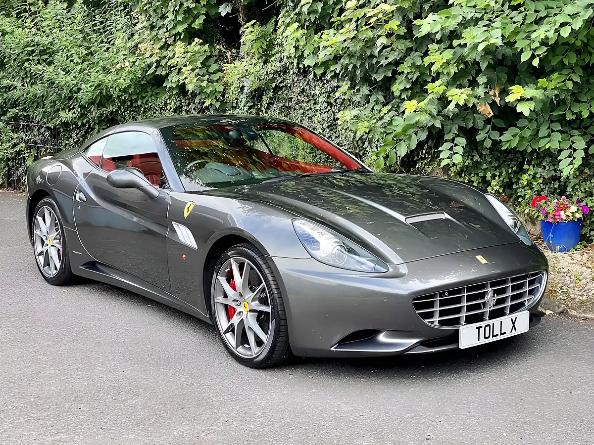 Used 2012 Ferrari California 30 Grigio Silverstone - Front View