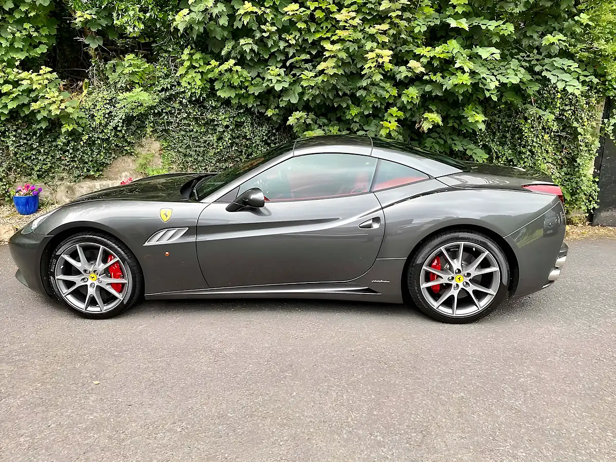 Used 2012 Ferrari California 30 Grigio Silverstone - Interior and Exterior details 3