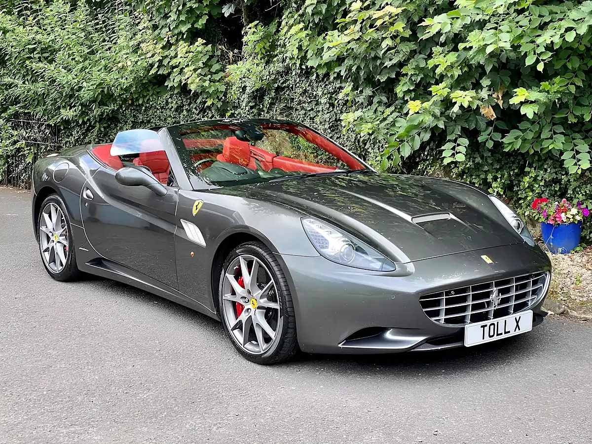 Used 2012 Ferrari California 30 Grigio Silverstone - Interior and Exterior details 5