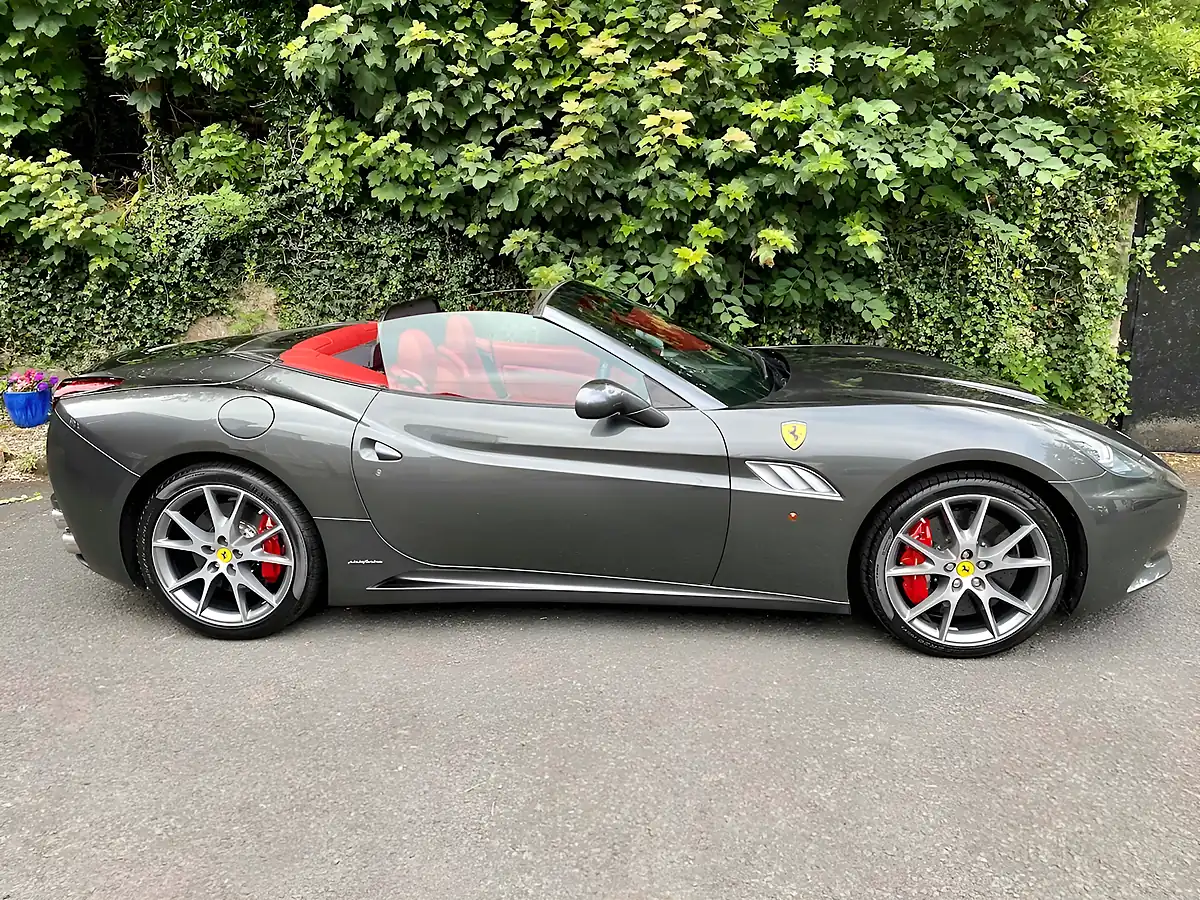 Used 2012 Ferrari California 30 Grigio Silverstone - Interior and Exterior details 6