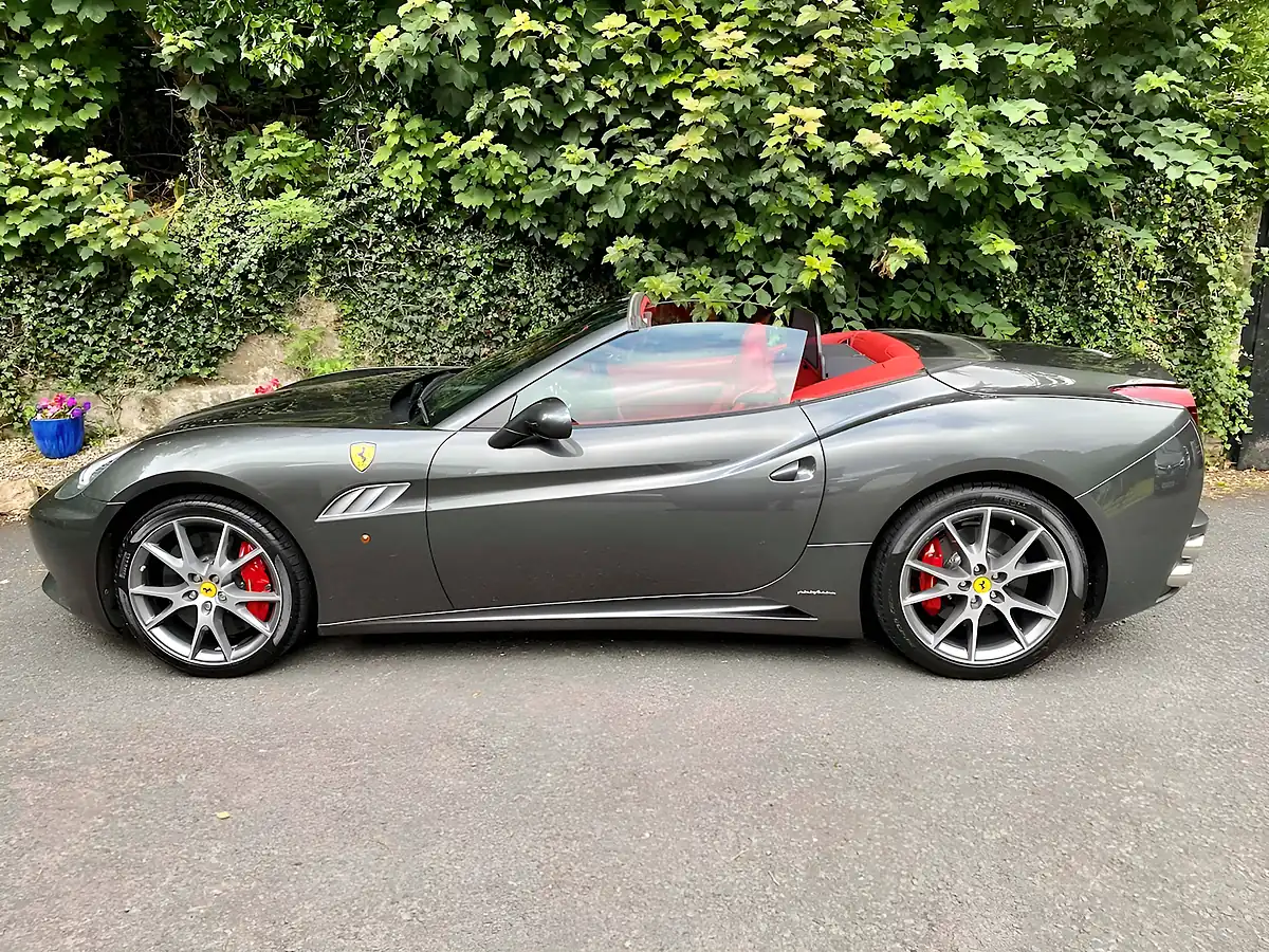 Used 2012 Ferrari California 30 Grigio Silverstone - Interior and Exterior details 7