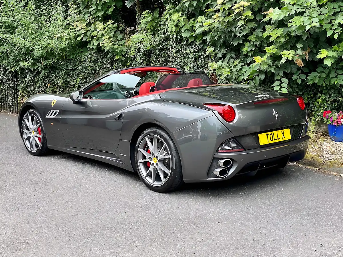 Used 2012 Ferrari California 30 Grigio Silverstone - Interior and Exterior details 8