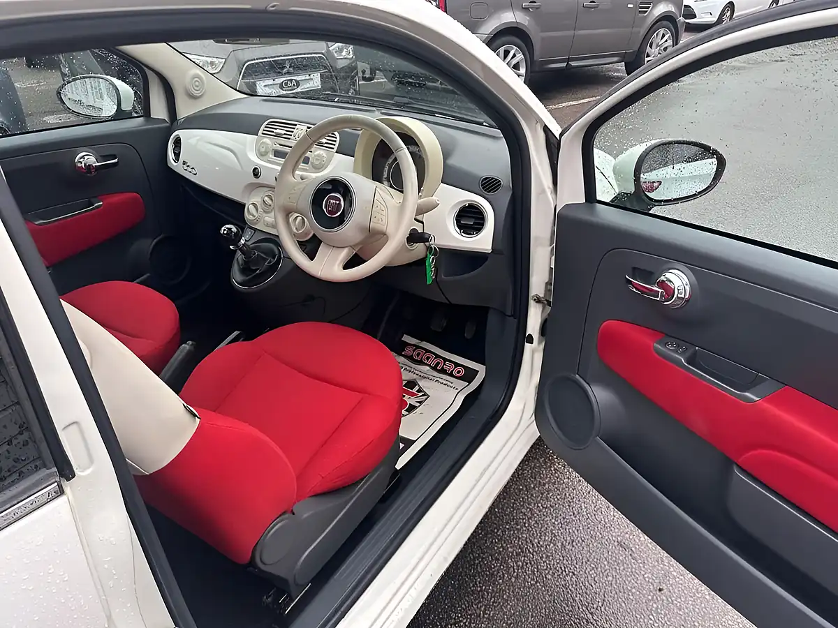 Used 2012 Fiat 500 Lounge White - Interior and Exterior details 10
