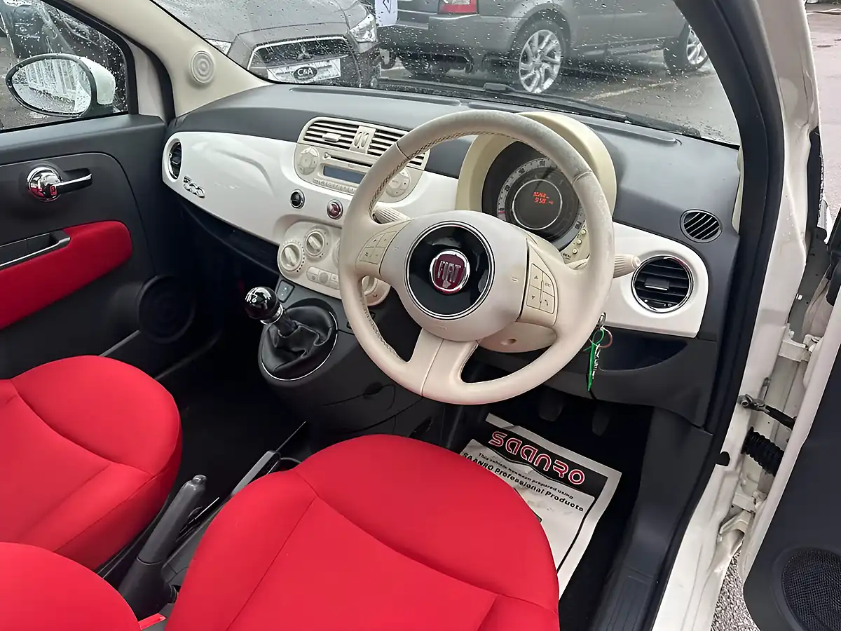 Used 2012 Fiat 500 Lounge White - Interior and Exterior details 12