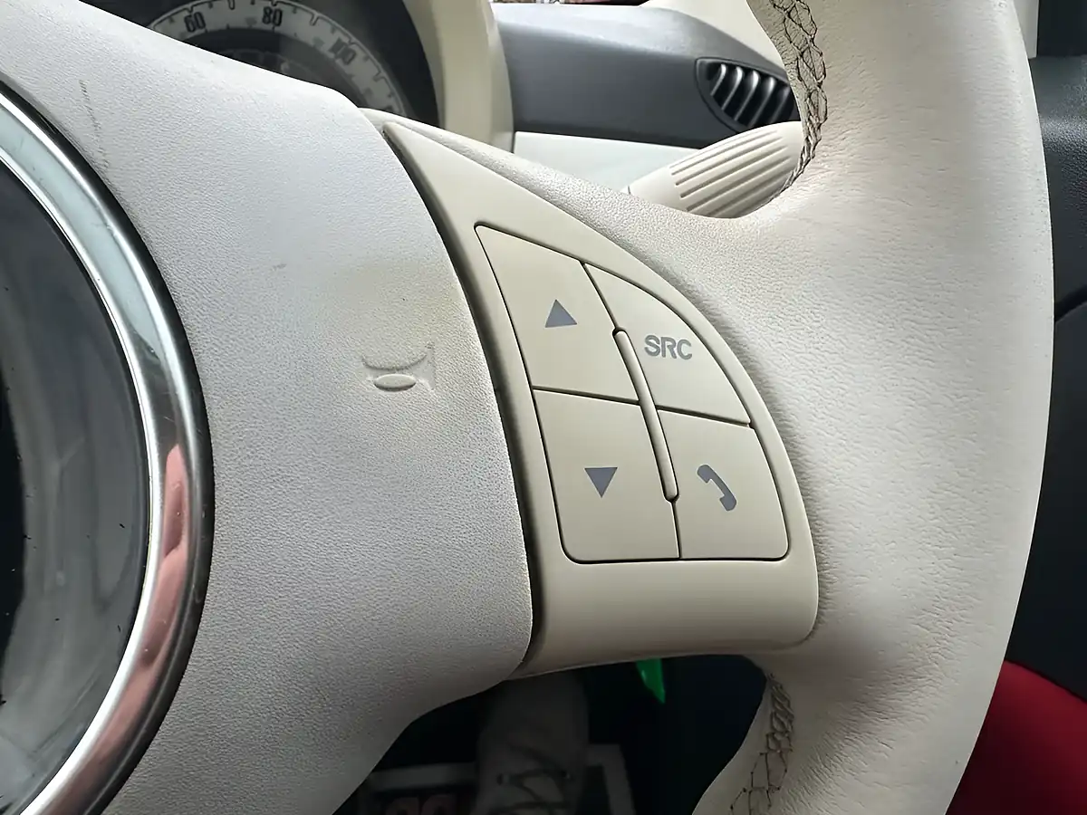 Used 2012 Fiat 500 Lounge White - Interior and Exterior details 15