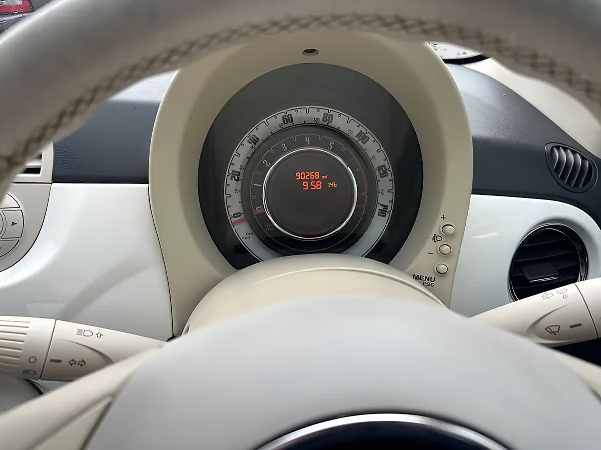 Used 2012 Fiat 500 Lounge White - Interior and Exterior details 16