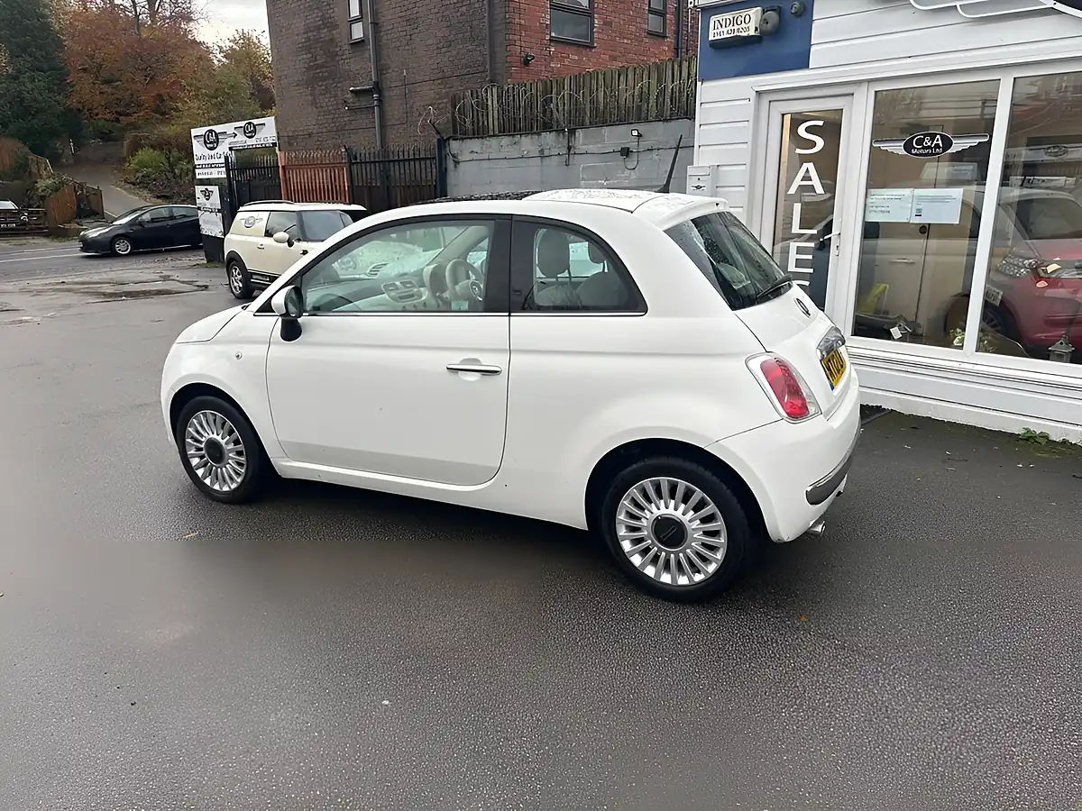 Used 2012 Fiat 500 Lounge White - Interior and Exterior details 5