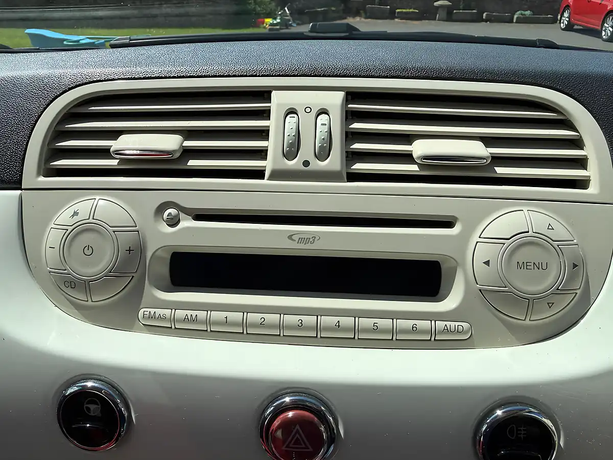 Used 2012 Fiat 500 Pop White - Interior and Exterior details 11