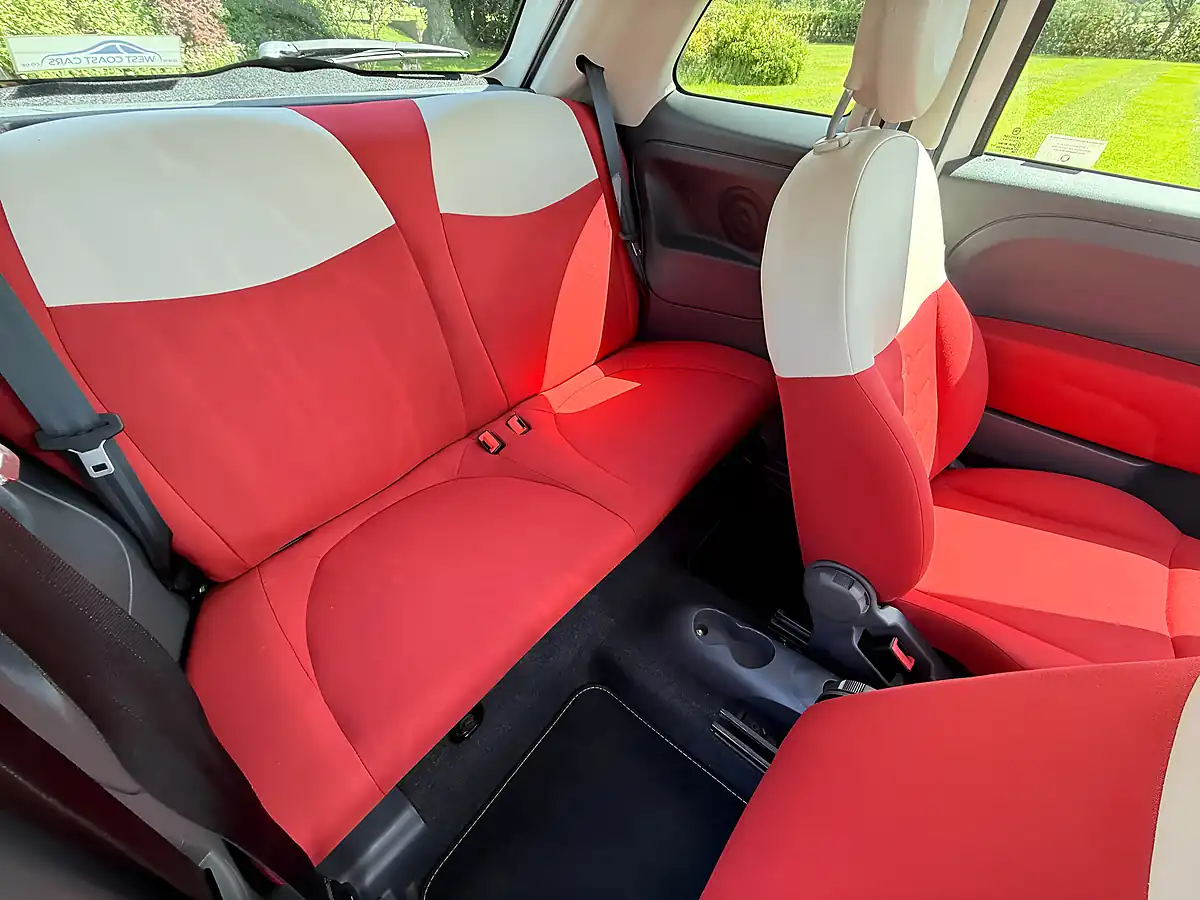 Used 2012 Fiat 500 Pop White - Interior and Exterior details 14