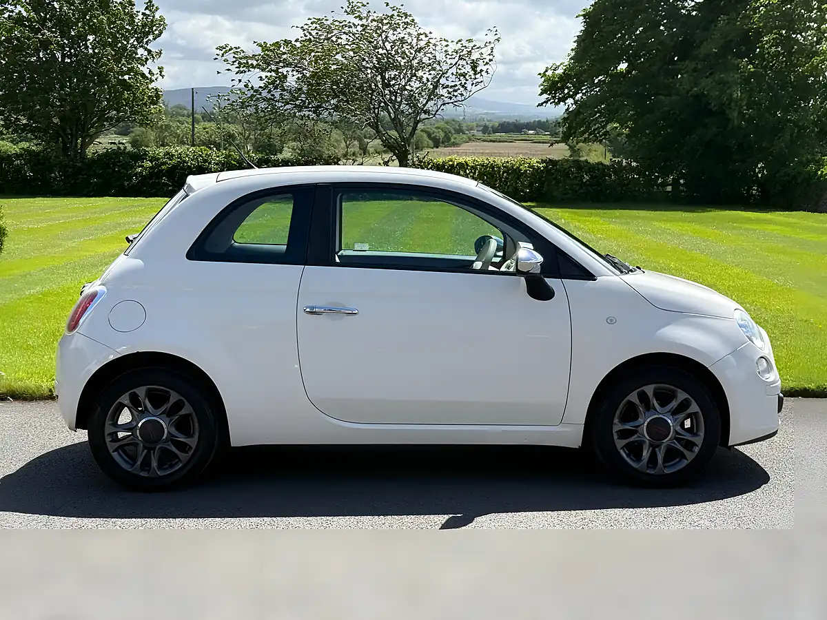 Used 2012 Fiat 500 Pop White - Interior and Exterior details 7