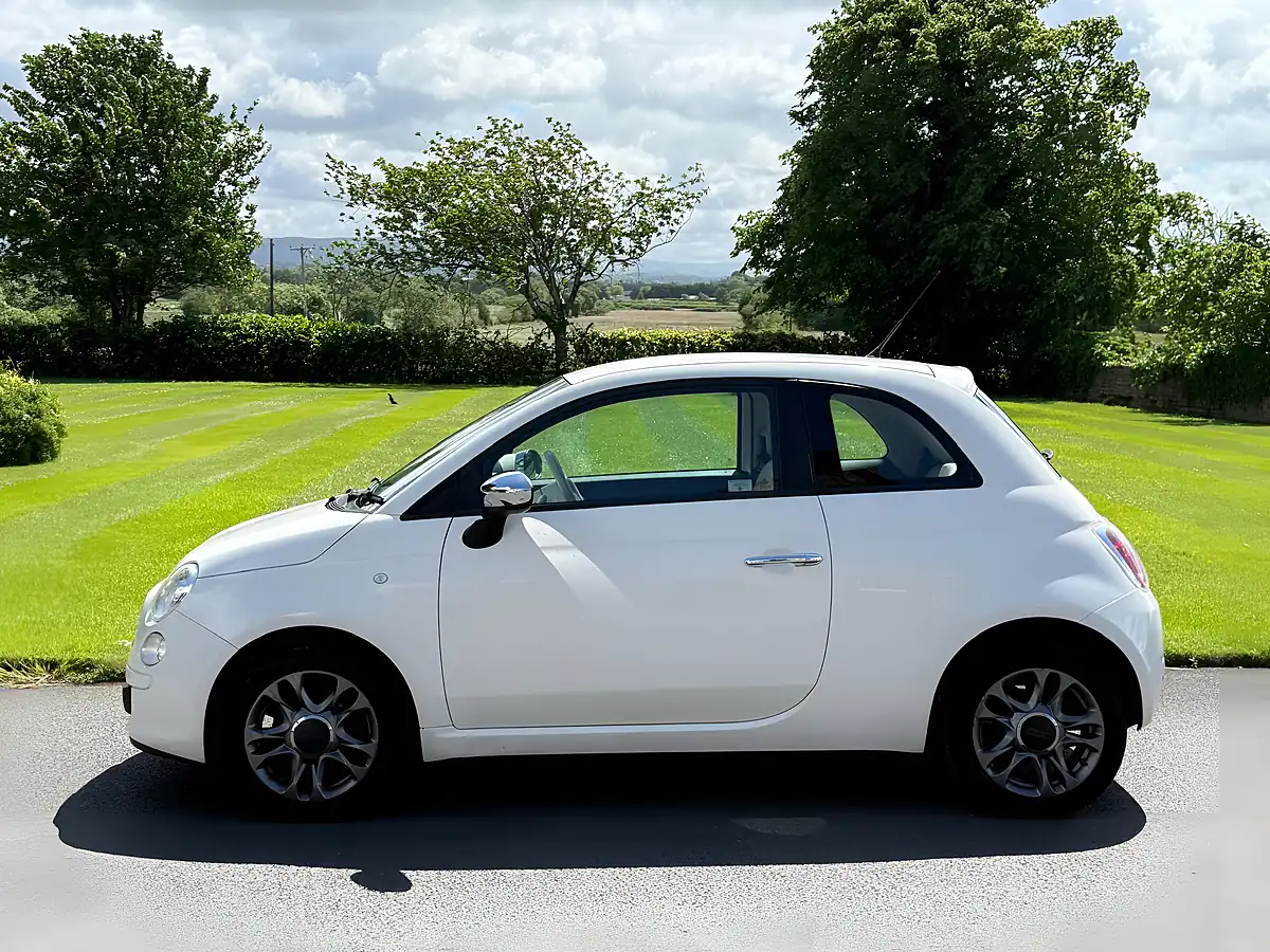 Used 2012 Fiat 500 Pop White - Interior and Exterior details 8