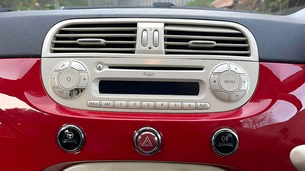 Used 2012 Fiat 500 Pop White - Interior and Exterior details 8