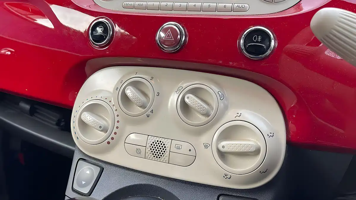 Used 2012 Fiat 500 Pop White - Interior and Exterior details 9