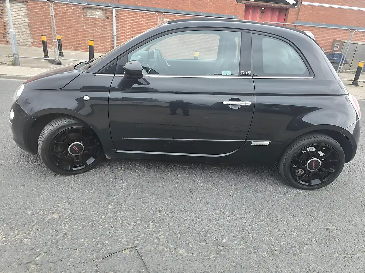 Used 2012 Fiat 500C Lounge Black - Interior and Exterior details 4
