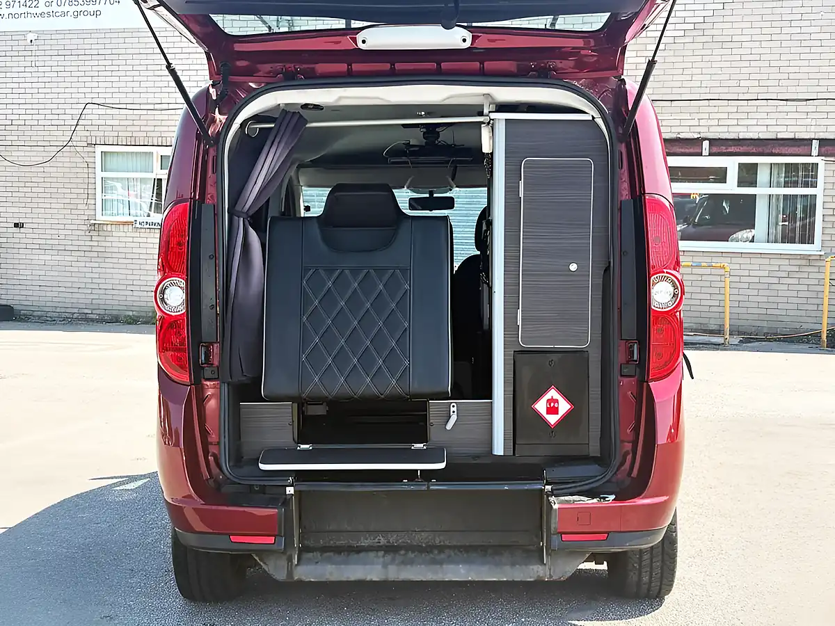 Used 2012 Fiat Doblo Active Red - Interior and Exterior details 9