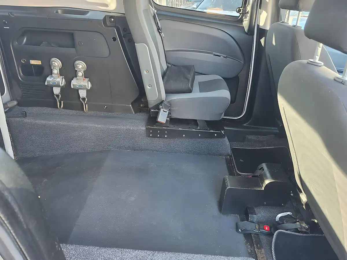 Used 2012 Fiat Doblo Mylife Grey - Interior and Exterior details 13