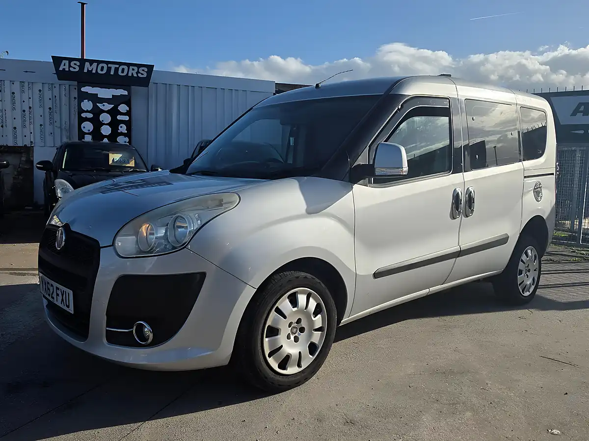 Used 2012 Fiat Doblo Mylife Grey - Interior and Exterior details 3