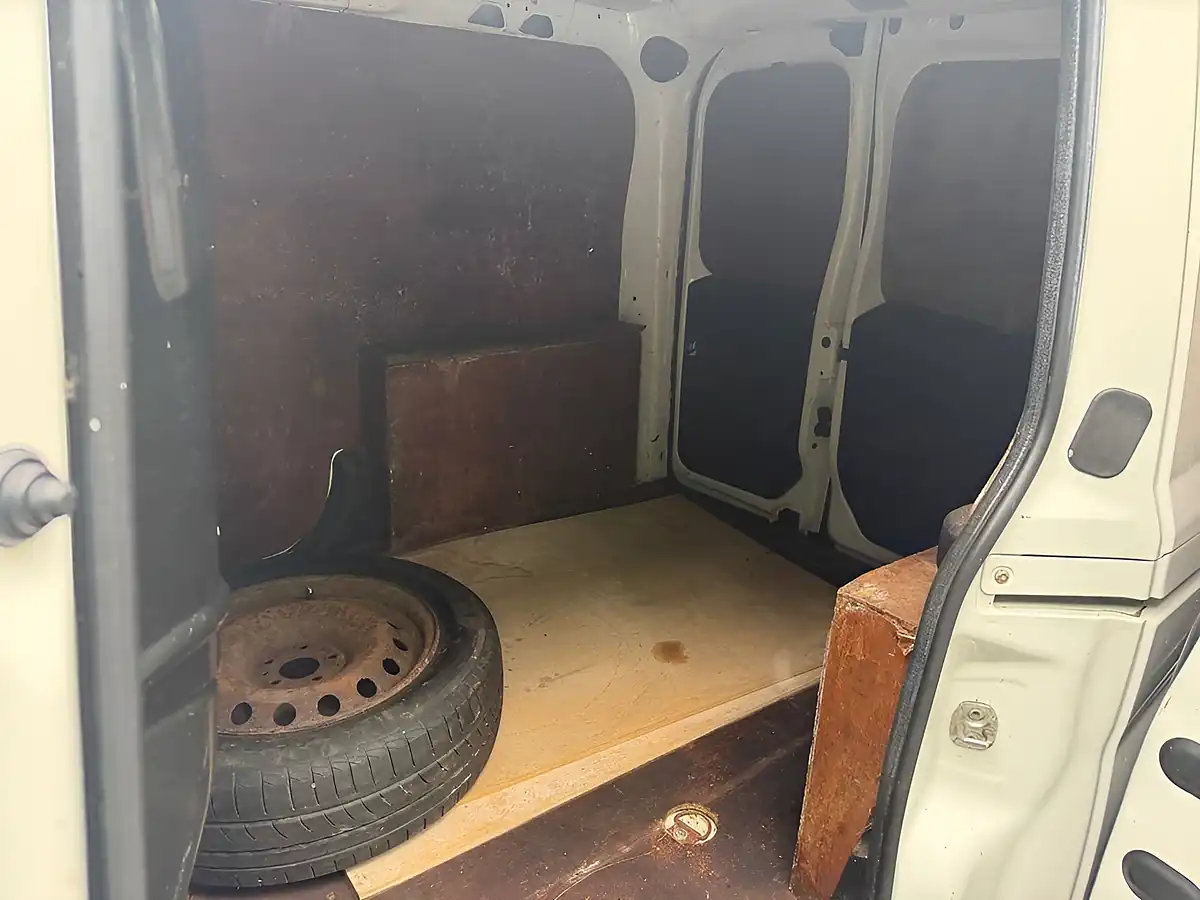 Used 2012 Fiat Doblo Panel Van White - Interior and Exterior details 9