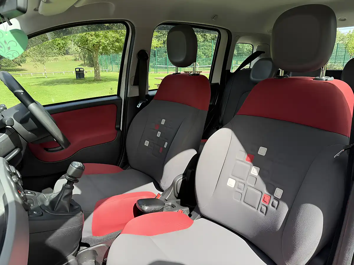 Used 2012 Fiat Panda Easy White - Interior and Exterior details 12