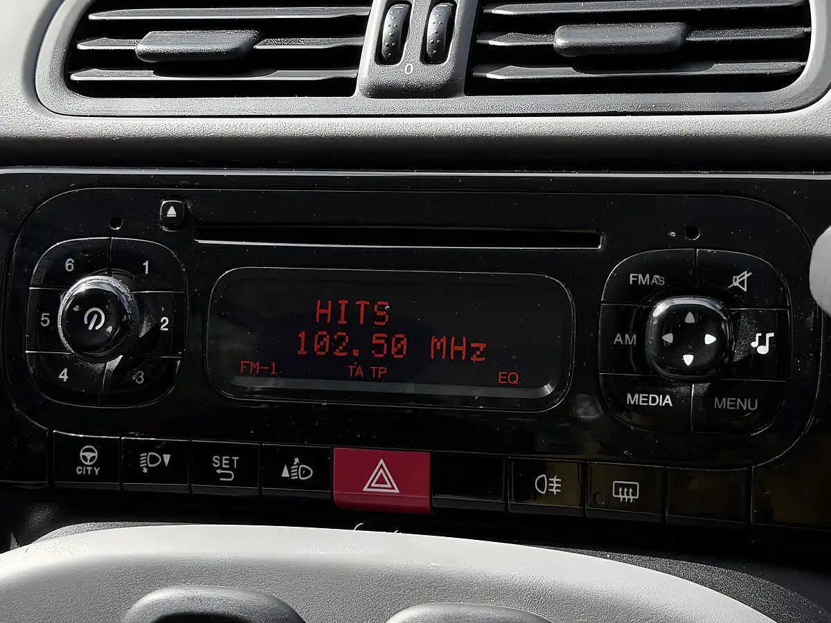 Used 2012 Fiat Panda Easy White - Interior and Exterior details 17