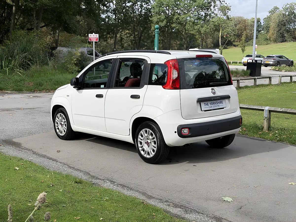 Used 2012 Fiat Panda Easy White - Interior and Exterior details 9