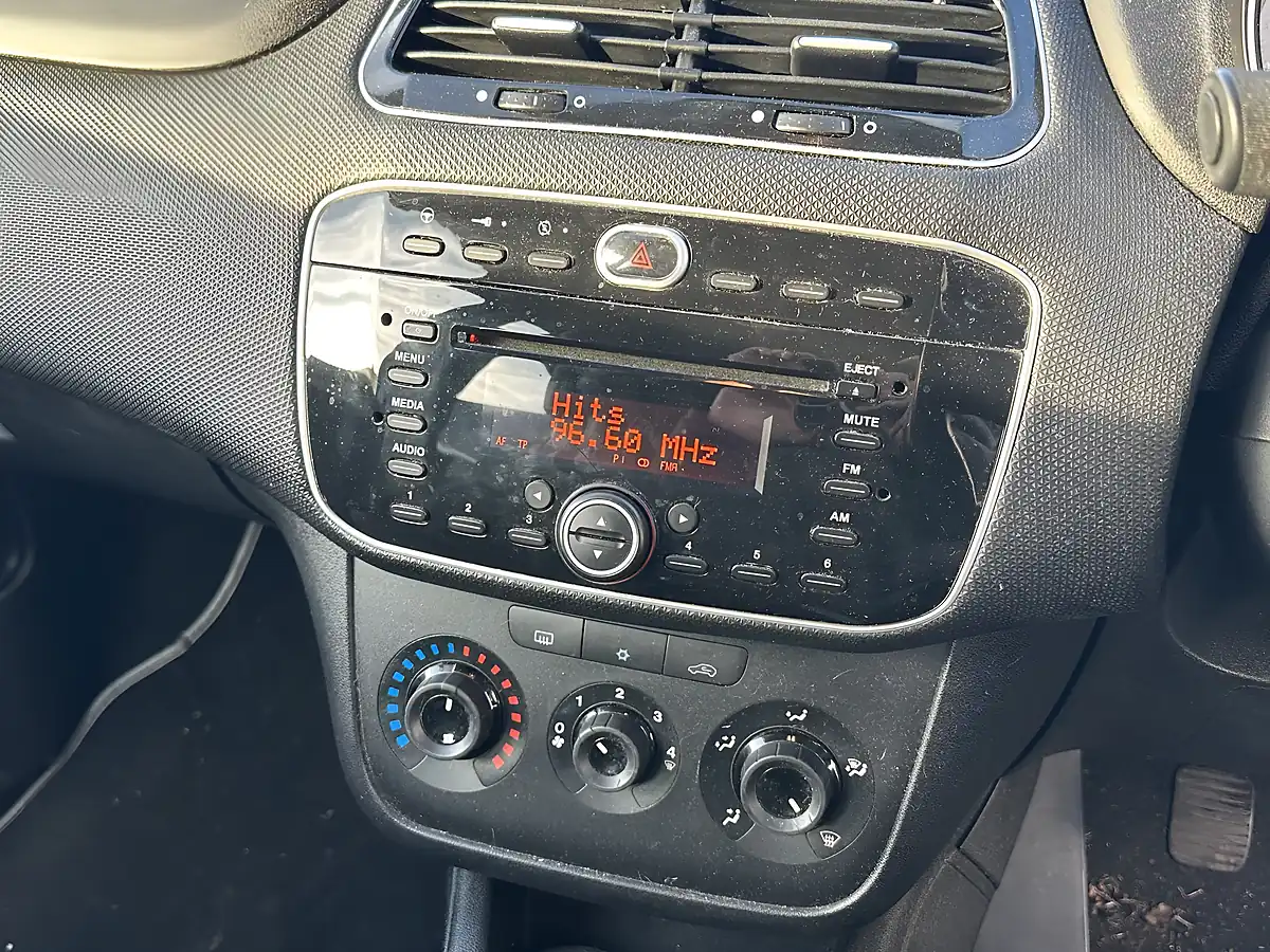 Used 2012 Fiat Punto Easy Grey - Interior and Exterior details 15