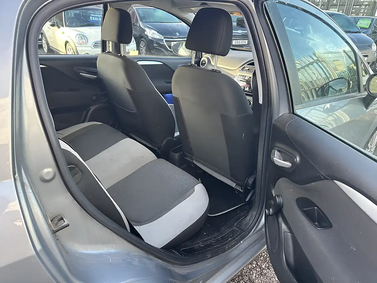 Used 2012 Fiat Punto Easy Grey - Interior and Exterior details 5