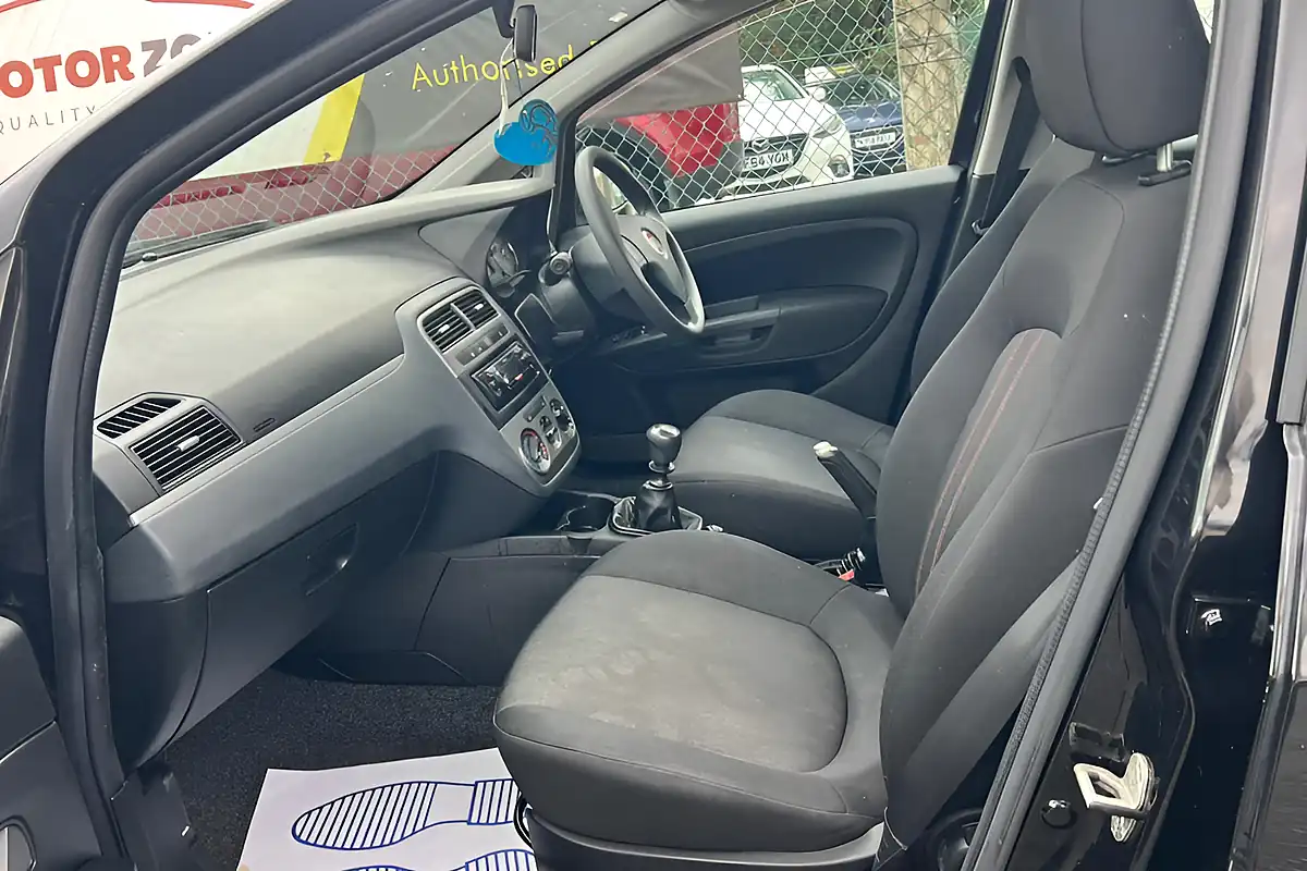 Used 2012 Fiat Punto Pop Black - Interior and Exterior details 15