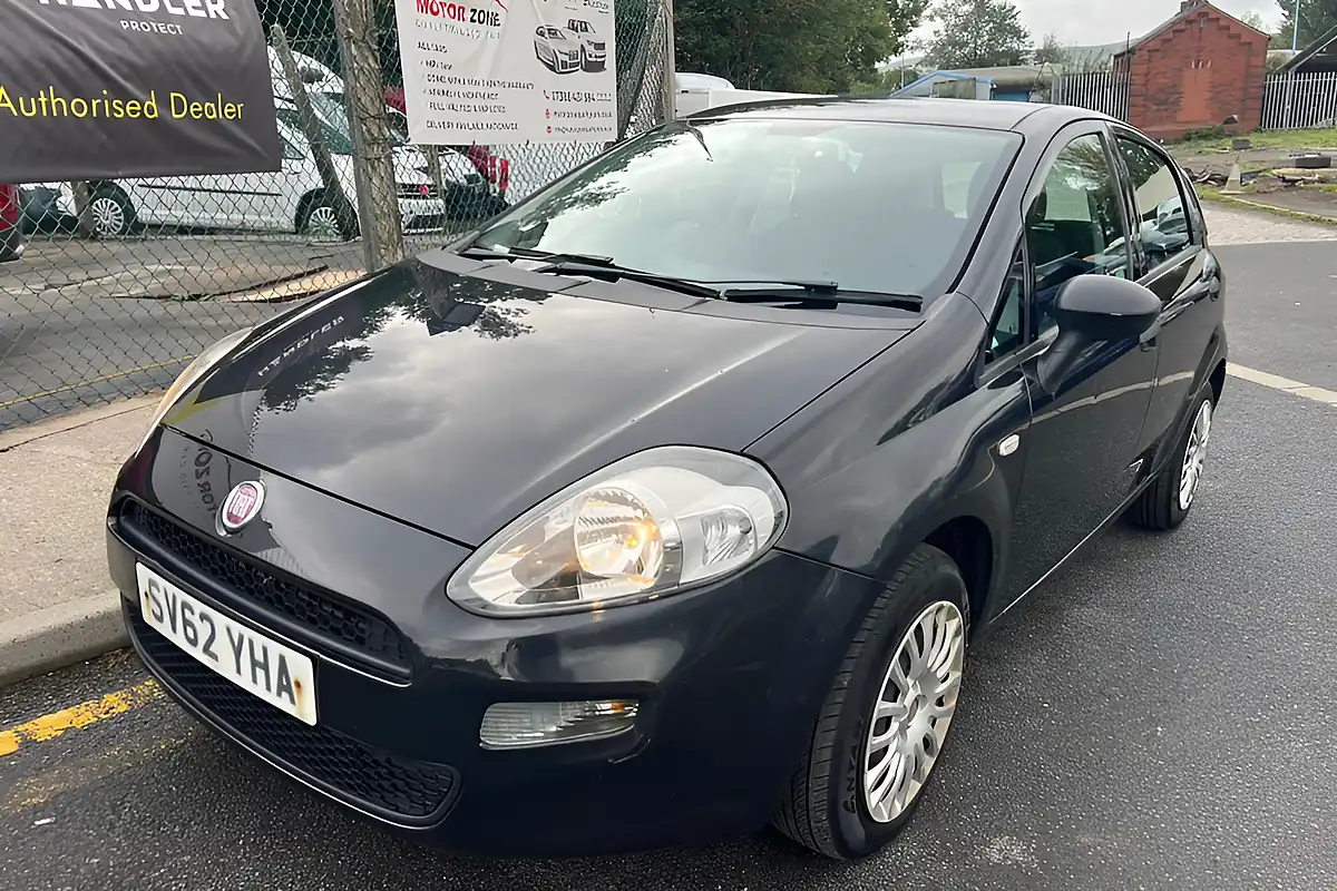 Used 2012 Fiat Punto Pop Black - Interior and Exterior details 3