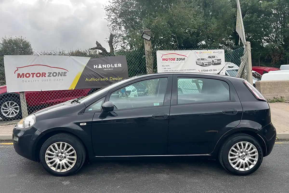 Used 2012 Fiat Punto Pop Black - Interior and Exterior details 4