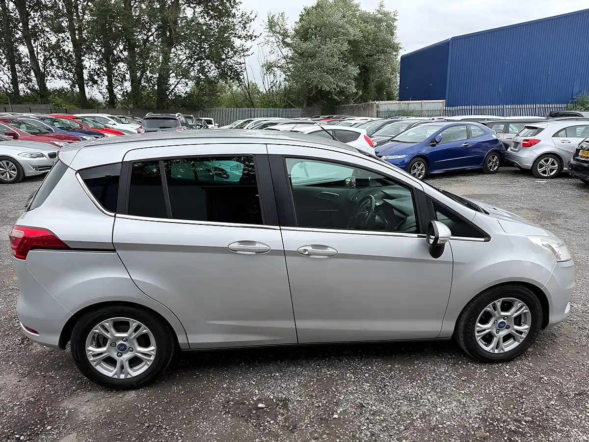 Used 2012 Ford B-Max Zetec Silver - Interior and Exterior details 9