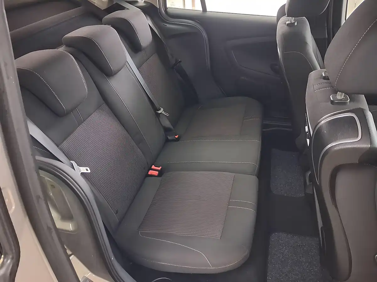 Used 2012 Ford B-Max Zetec Silver - Interior and Exterior details 11