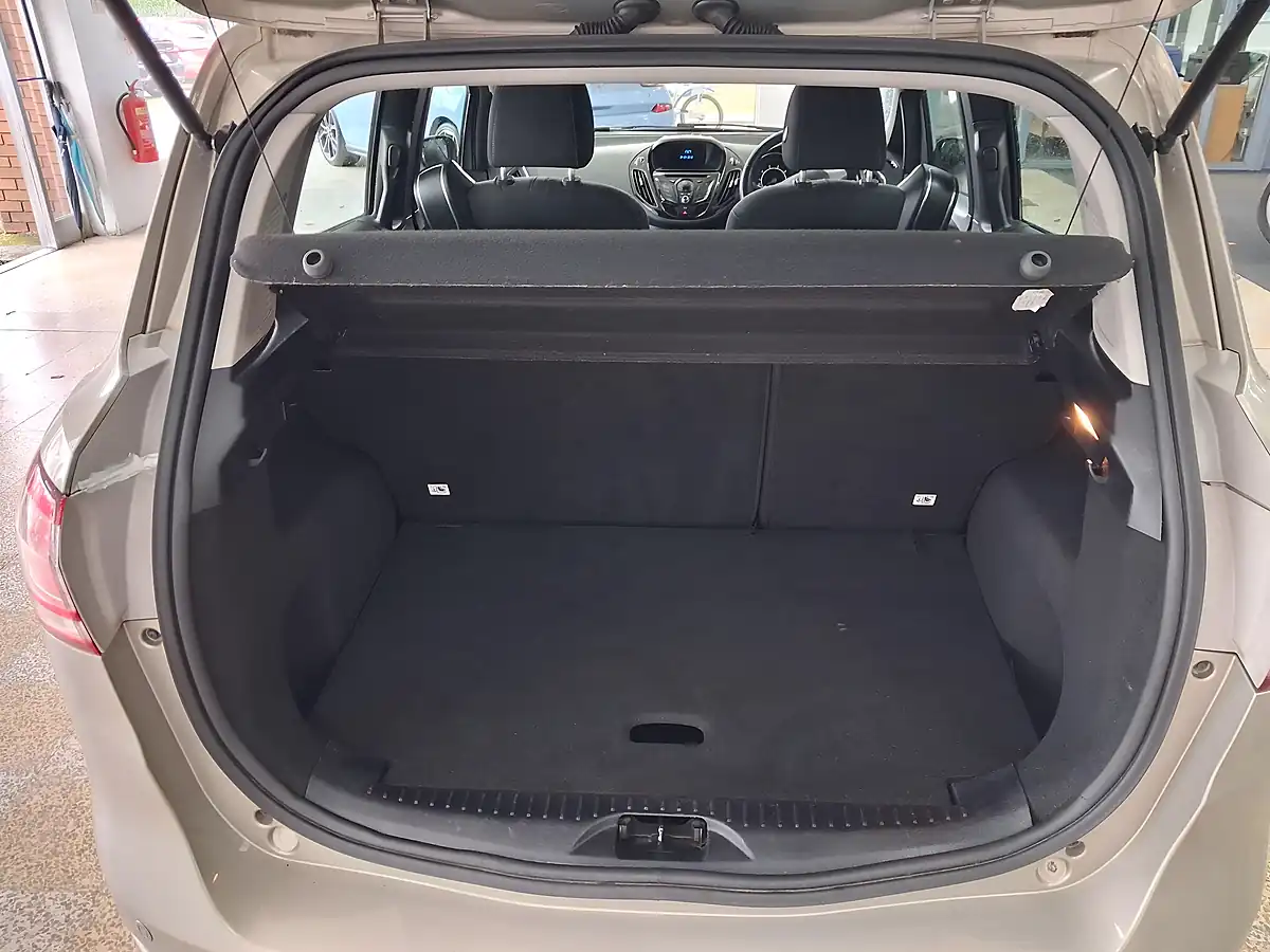 Used 2012 Ford B-Max Zetec Silver - Interior and Exterior details 13