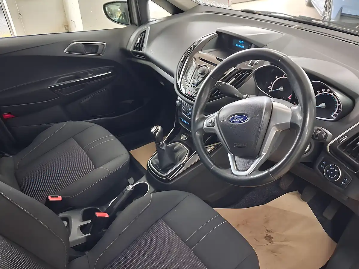 Used 2012 Ford B-Max Zetec Silver - Interior and Exterior details 2