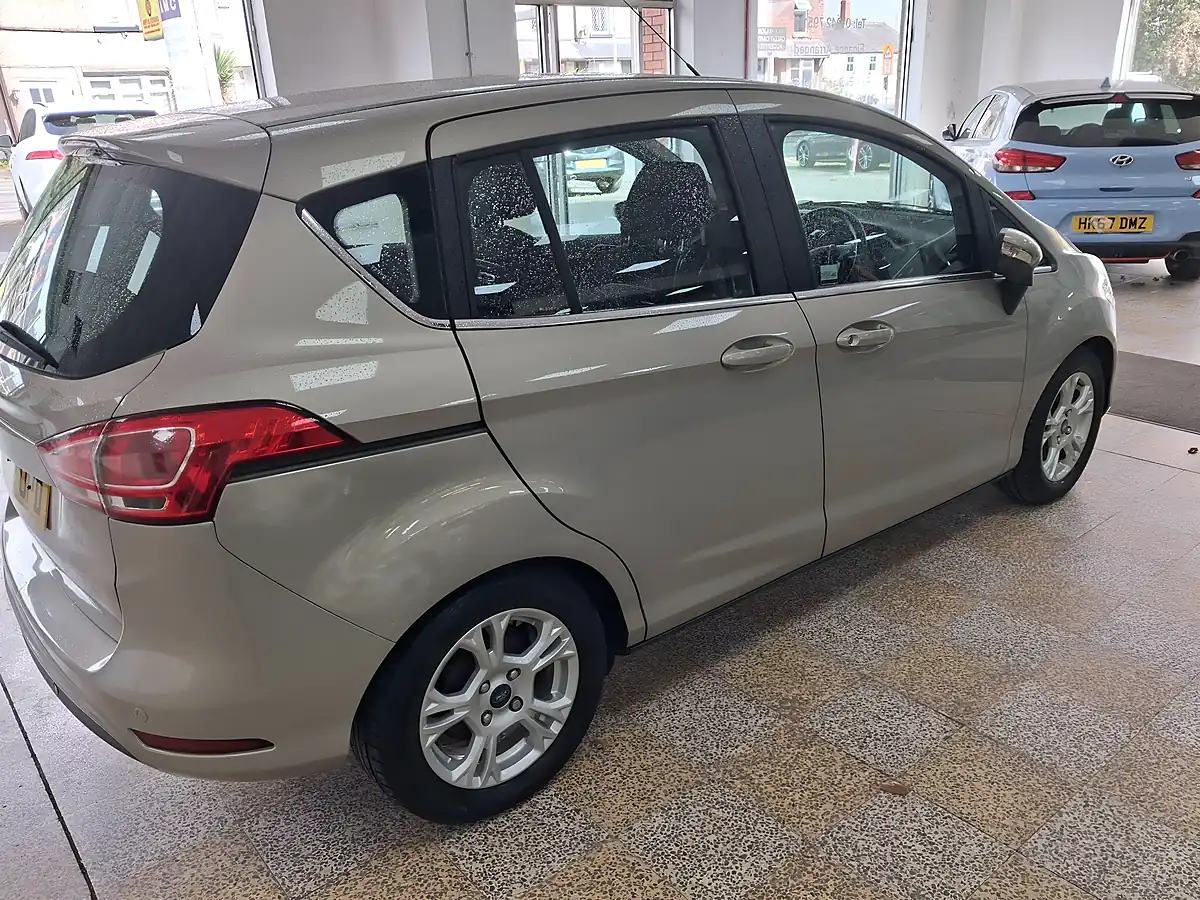 Used 2012 Ford B-Max Zetec Silver - Interior and Exterior details 4
